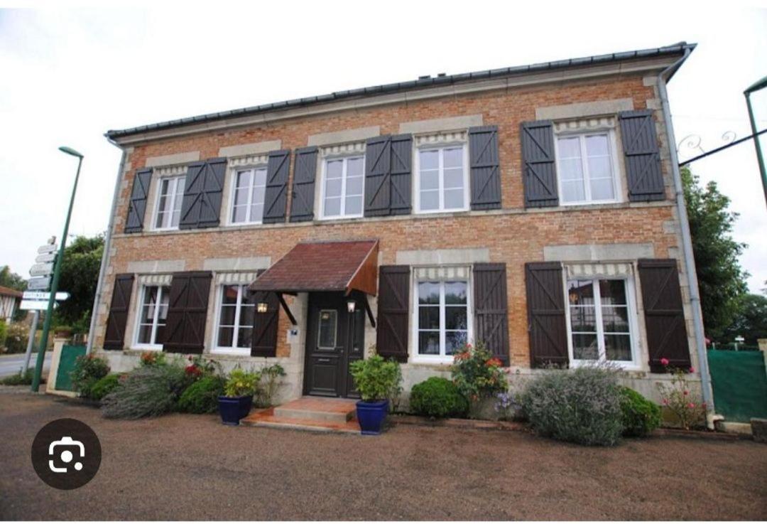 Chez Marie Hotel Drosnay Exterior photo